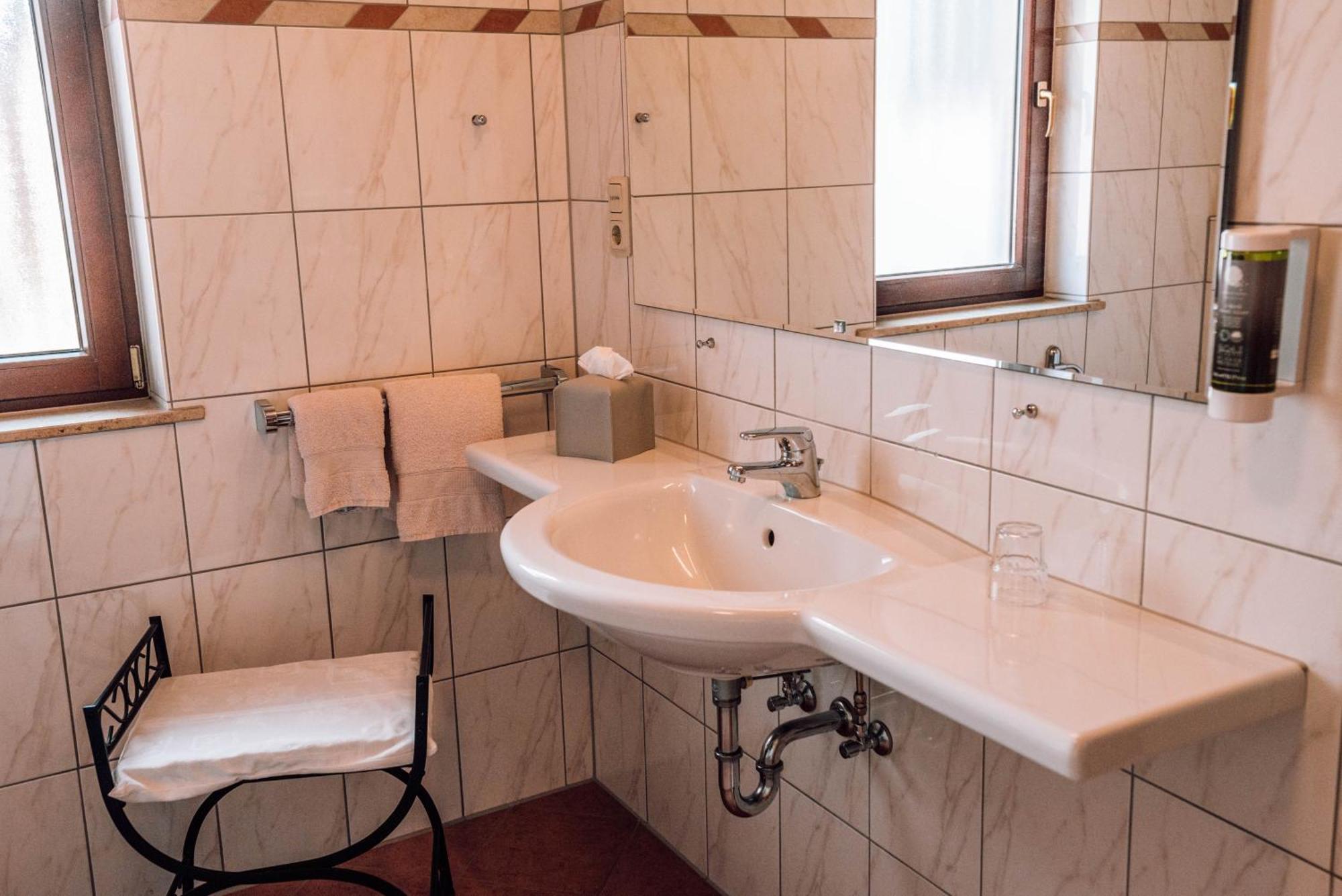Hotel Schmidtburger Hof Weiler bei Monzingen Habitación foto